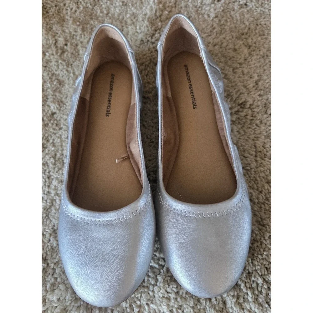 AMAZON ESSENTIAL Ballet  Flats Metallic Silver Sz 8 ~ Near PERFECT Condition~